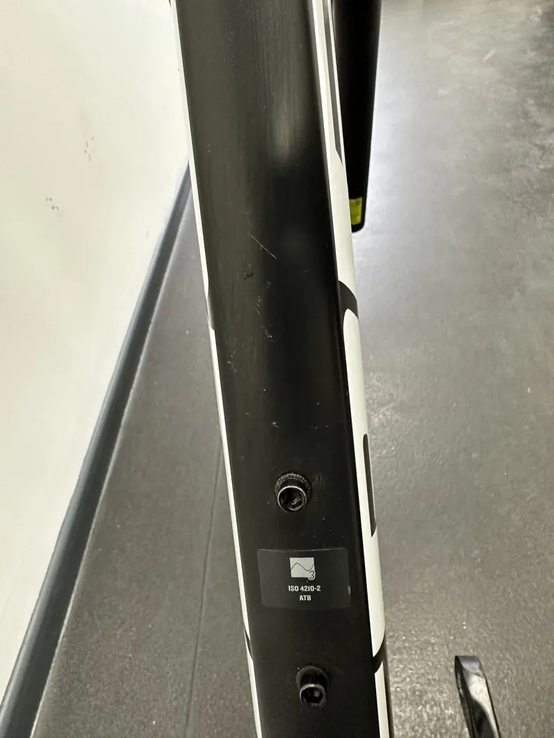 EX DISPLAY Trek Marlin 4 Hardtail Mountain Bike 2023 Large in Matt Black-2